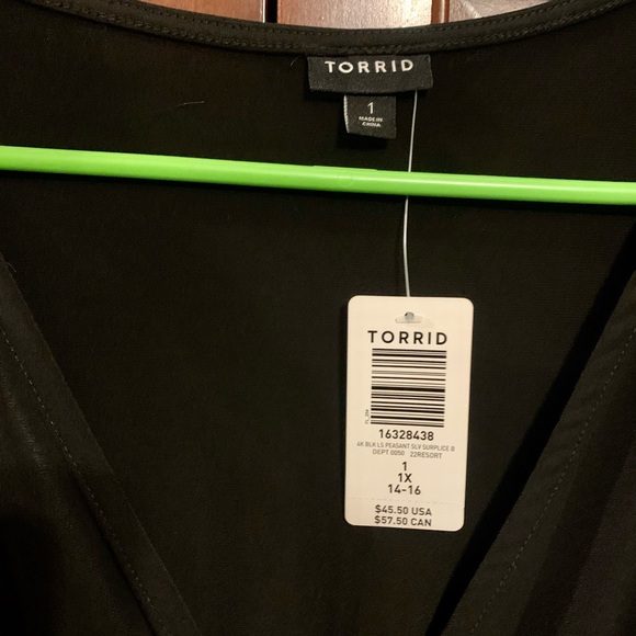 NWT!!Torrid size 1 (14/16), never worn..black, long sleeves, peplum style blouse - Picture 2 of 4